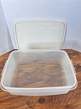 Rubbermaid Servin Saver 33 Cup Large Storage Container Almond Lid #8